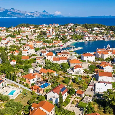 Rasotica: Spacious Retreat With Pool And Complimentary Transport * Sumartin